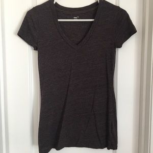 Gap vneck tee NEVER WORN